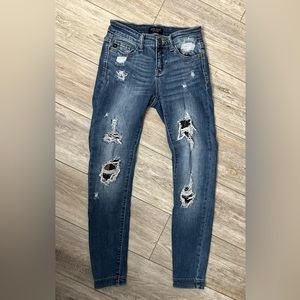 Judy Blue Peek a Camo Distressed Skinny Jeans size 3/26